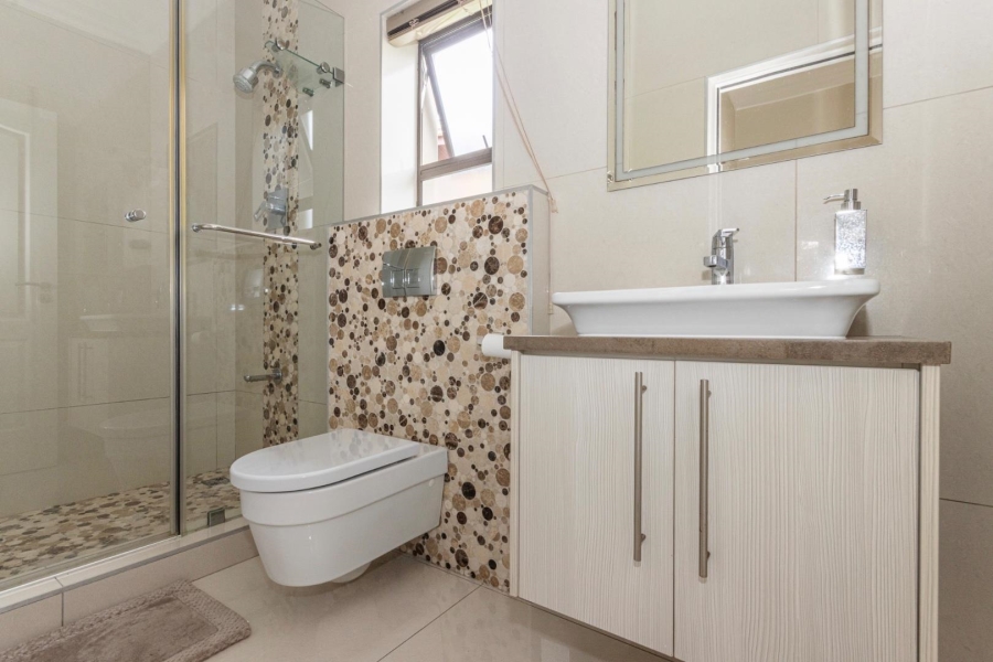 5 Bedroom Property for Sale in Sunset Beach Western Cape